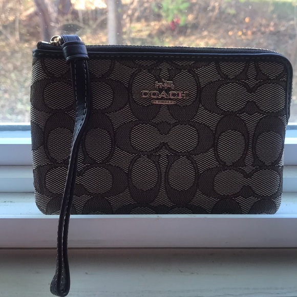 Brown Coach wristlet❤️ - Picture 7 of 15